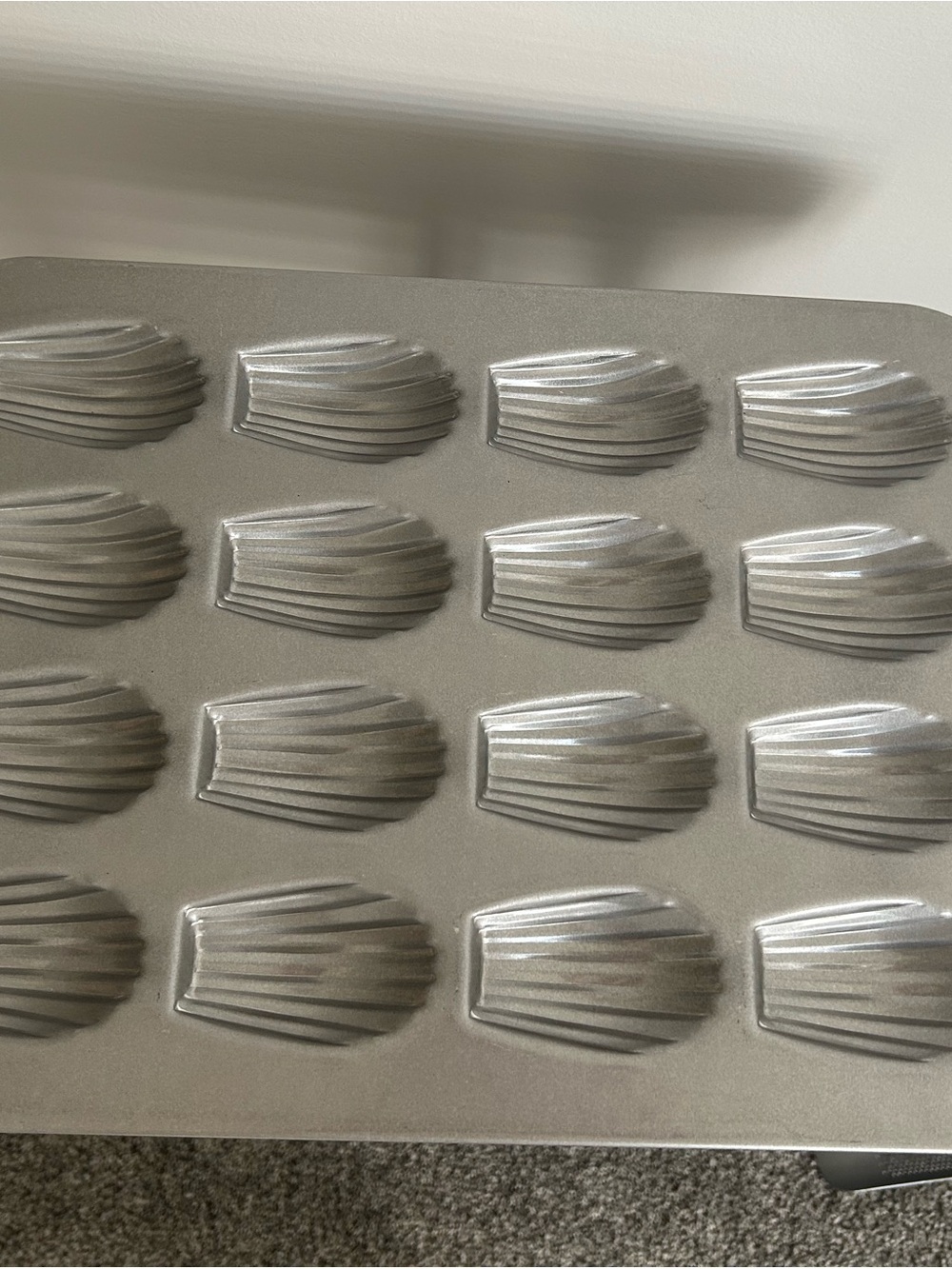 Madeleine Baking Pan – Nonstick Silver Shell Mold